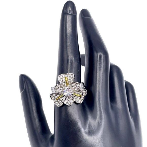 925 Sterling Silver with White Cubic Zirconia Flower Statement Ring Size 6 - Picture 6 of 6